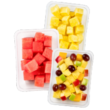 Ananas, mango of watermeloen blokjes of fruitsalade ananas/druif